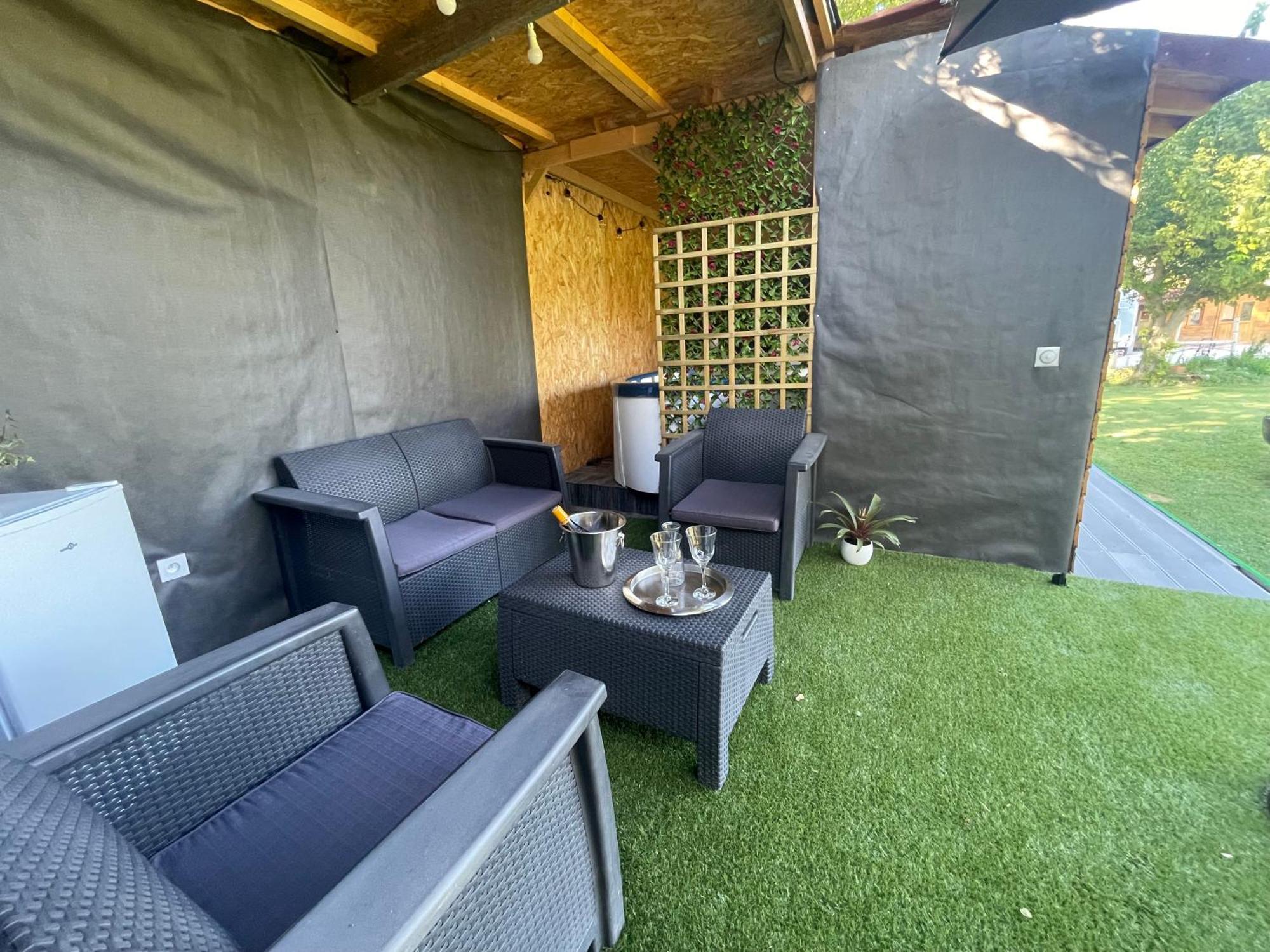 Ferienwohnung Dependance Privee - Halte Route Le Thor Exterior foto